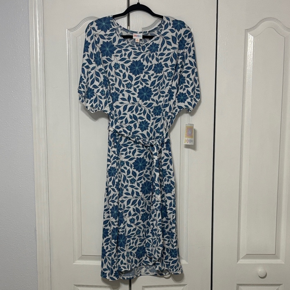 NWT Blue and White Floral Belted Dress